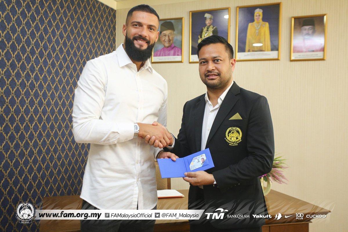 FAM_Malaysia's tweet photo. Liridon Krasniqi Sah Warganegara Malaysia

Baca kenyataan penuh Setiausaha Agung FAM, Stuart Ramalingam di https://t.co/aVTeI4o8fg

#FAM #HarimauMalaya https://t.co/28lXKnSNSc