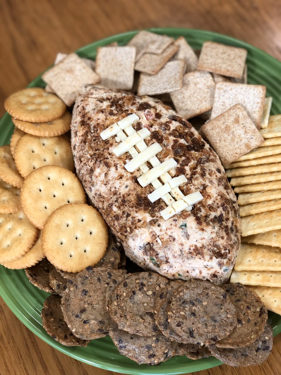 FiveMonkeysBBQ's tweet photo. #superbowl snacks part 2! FM crab cheese ball: Cream cheese, crab, sharp cheddar, bell pepper, chopped #5moc candied almonds, green onion, #og5m and spices, etc
•
•
•
• https://t.co/tDutOfCiaZ
