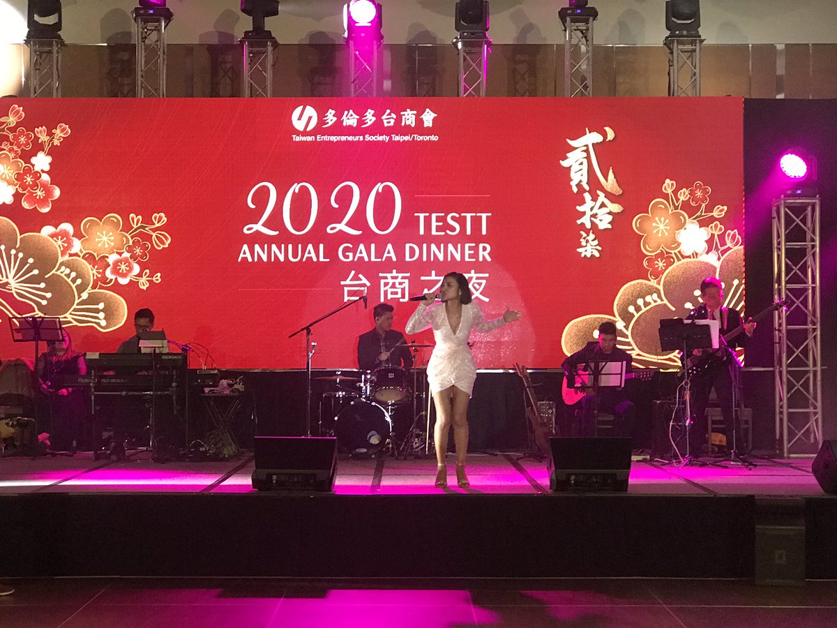JeanYip3's tweet photo. Congratulations to Taiwan Entrepreneurs Society Taipei/Toronto for your 27th Anniversary! Wonderful and energetic performance by Uni Yeh, a singer who came here all the way from Taiwan. Wish our Taiwanese community of entrepreneurs a healthy and prosperous #YearoftheRat #TESTT https://t.co/0usYWtWiEx