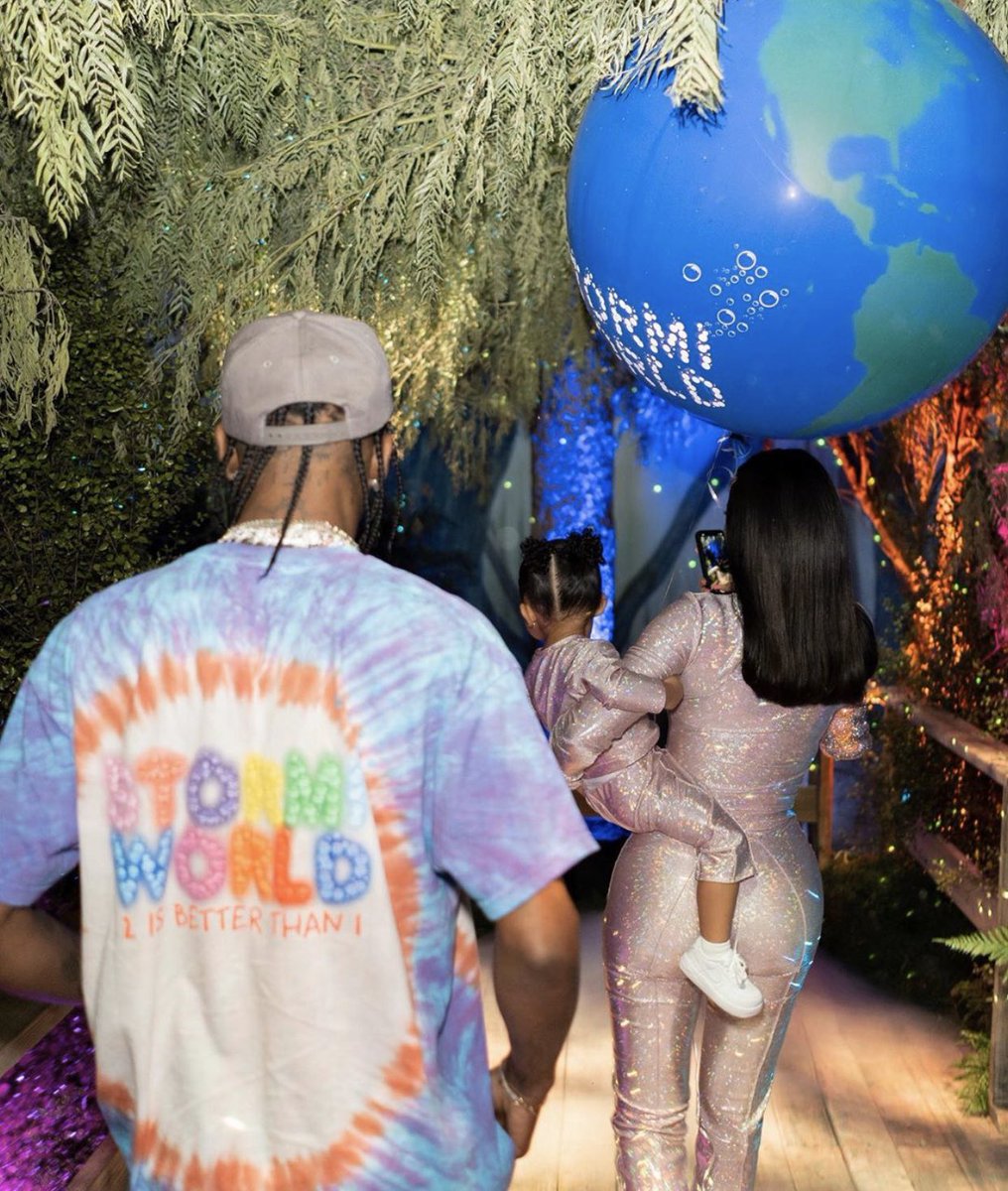 KylieJenner's tweet image. #stormiworld ⚡️🤍