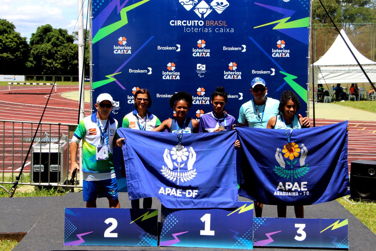 apaedf's tweet photo. Conquistamos 10 medalhas no Circuito Caixa Brasil de Atletismo, realizado neste fim de semana, no CIEF. Tivemos 12 atletas participantes e nossos medalhistas somaram 3 ouros, 5 pratas e 2 bronzes. Parabéns a todos!
#atletismoparalimpico #apaedf #brasilia #circuitocaixabrasil https://t.co/nojGzmsPzr