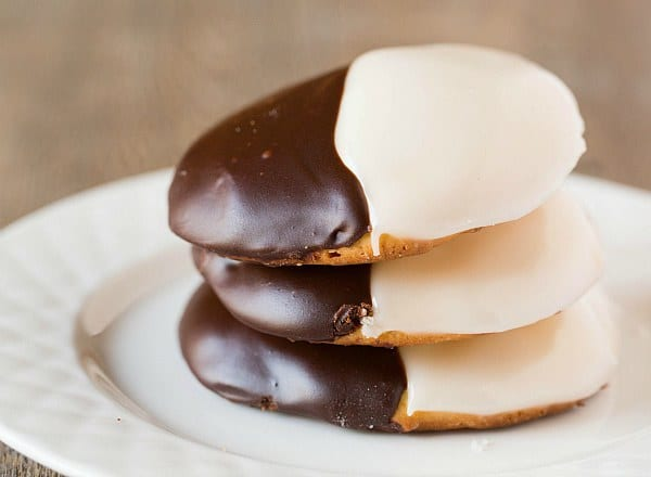 briangage98's tweet photo. #ADV422 THESE JLO DANCERS LOOK LIKE BLACK AND WHITE COOKIES https://t.co/6Mjzta68rV