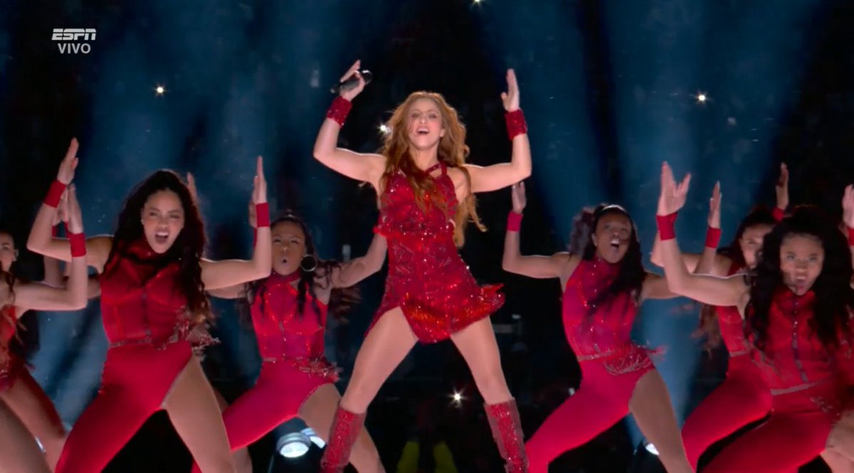 Maryaristizabal's tweet photo. Se verdad Shakira le hizo a la salsa, al carnaval, al reguetón, al rock al pop, a sus caderas. Es una artista integral. Que orgullo. De Colombia para el mundo!! #SuperBowl #HalftimeShow https://t.co/WlbJTPkm2a