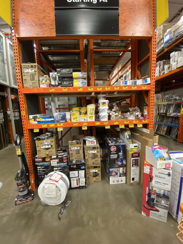 EmilyWaverly's tweet photo. Marilyn, Clearance Captain Extraordinaire, Clearance End Cap Before/After #teachtraindevelop #MakeShiftYearBadge https://t.co/QNYRa4Krcn