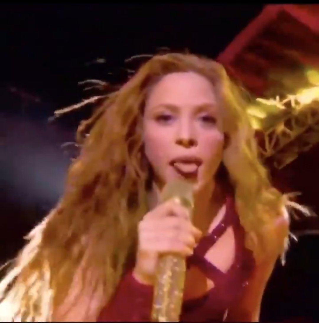 rod_182's tweet photo. Same energy #SuperBowl #HalftimeShow #mediotiempo https://t.co/ugEvijv5u7