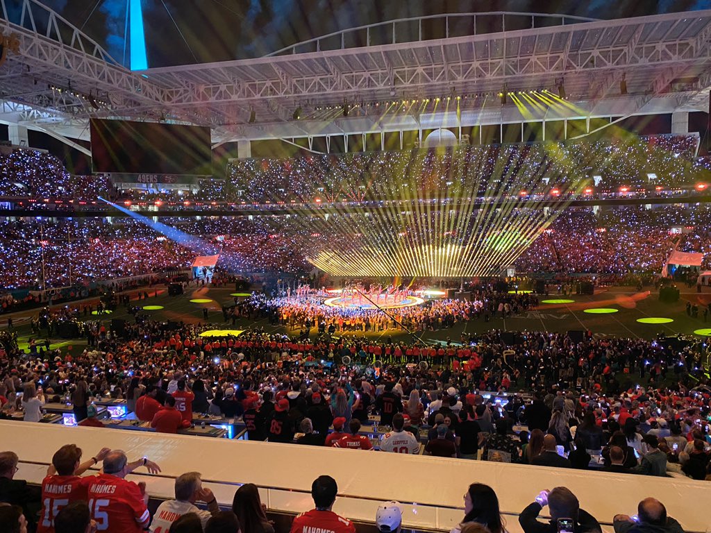 destination_fan's tweet photo. Cool halftime pic. #SuperBowl #SuperBowlLIV #fandestination https://t.co/HKxeve4WxY