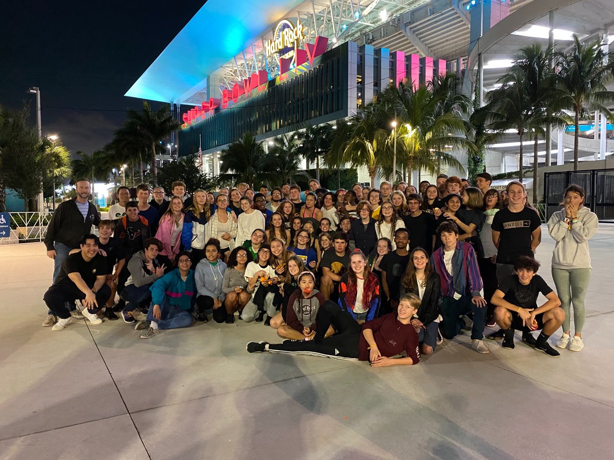 PBCHSChorus's tweet photo. Congratulations to members of @PBCHSChorus @pbcbroncoband @CheerPbc @@SOJbands for their participation in tonight’s #SBLIV halftime show!  You all were awesome! @PBCHS_Broncos  @PBCSD @SuptFennoy @kgwhetsell @PBCentral_Princ @Colleen_Iann https://t.co/2LjPxsFoPh