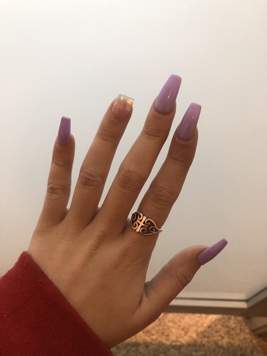 friends that break their nails together, stay together :( <a href="/SadieRaNay/">Sadie RaNay Ingram</a>