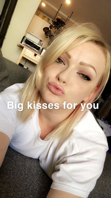 #today #zoeypaige https://t.co/QdCVu79bmE<a href="/tag/today"class="tags">#today</a><a href="/tag/zoeypaige"class="tags">#zoeypaige</a>