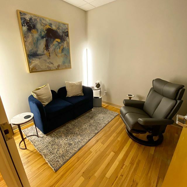 New office! Now taking clients in person on Tuesdays in NYC!
🎉To celebrate, I’m offering sessions at a 30% discount to new clients.
.
I’m really looking forward to connecting in person and deepening the work we do by including sound baths, meditation… ift.tt/392EuTb