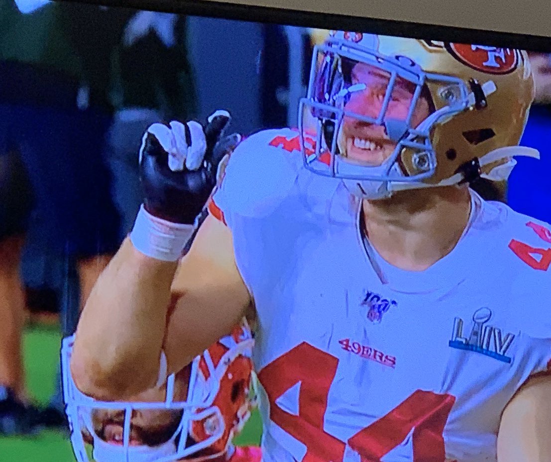 ThatRudyguy's tweet photo. When she asks u how much meat she getting TN #SuperBowl https://t.co/mtDeSxyXen