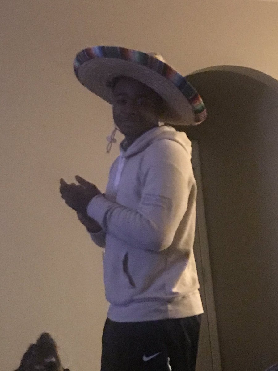 CurtissT_3's tweet photo. Great halftime show. Got me like...
#SuperBowlLIV https://t.co/QvdDHfmM6V