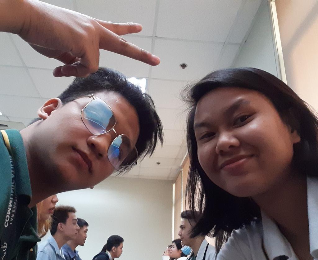 henlomemo's tweet image. #gettingtoKnoweachother #firstday @alizapelobellol hello mami