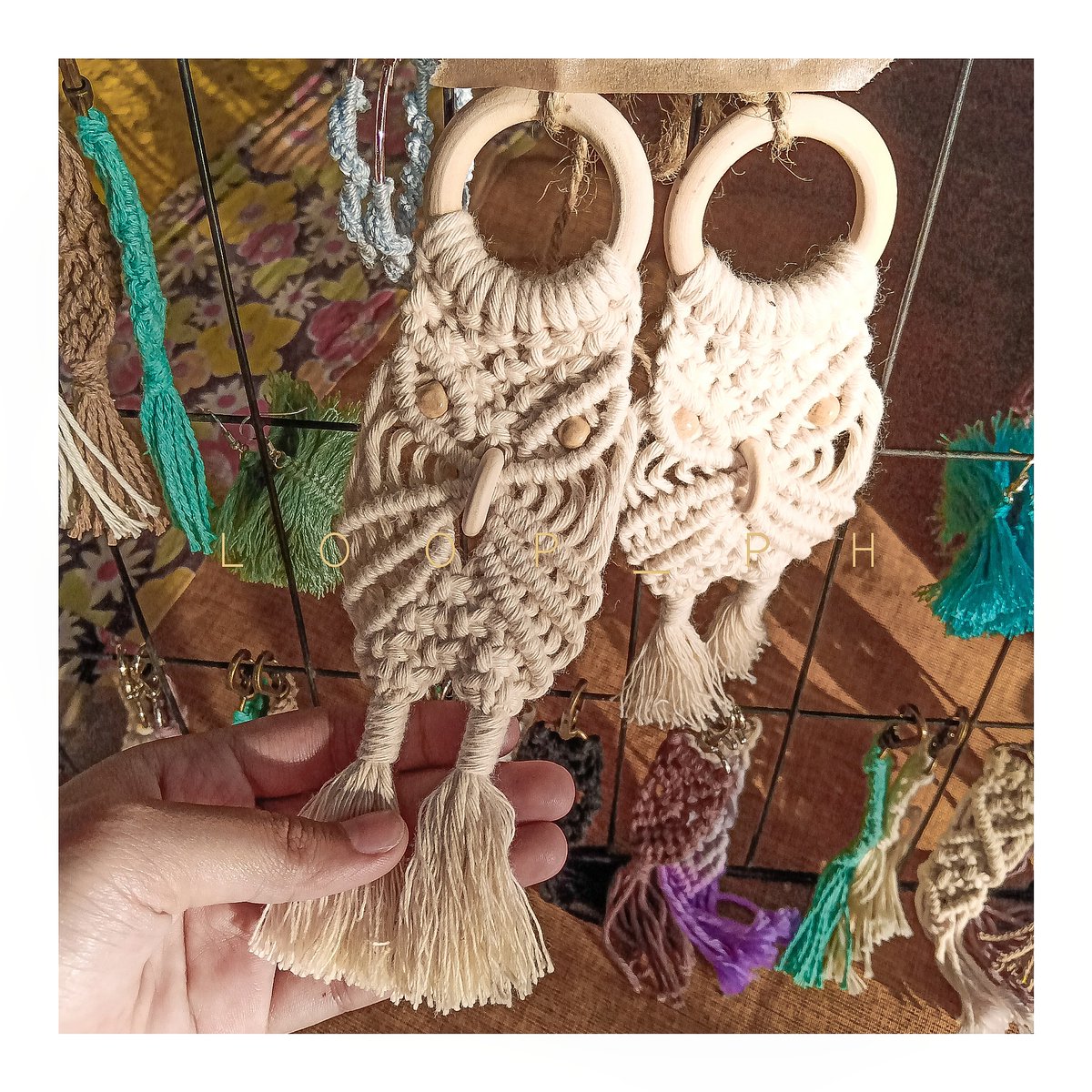 Owl ornament 🦉 Give your blank wall a statement 🌿

#owl #ornaments #macrame #macramewallhanging #fiberart #fiberartist #macramemovement #macramelove