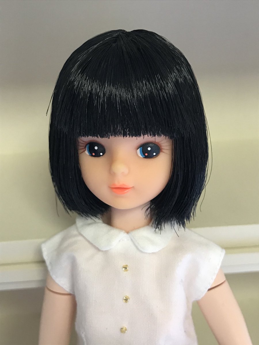 かやの 子供が寝た後などちまちまと進めていた植毛が完成 黒髪ボブなリカちゃんに変身しました ボディはオビツ24ボディをとりあえずつけています 髪の毛のカットが上手くできん 不器用 この子はメイクも若干禿げてるのでオーバーメイクしようかな かやの 子供が寝た後などちまちまと進めていた植毛が完成 黒髪ボブなリカちゃんに変身しました ボディはオビツ24ボディをとりあえずつけています 髪の毛のカットが上手くできん 不器用 この子はメイクも若干禿げてるのでオーバーメイクしようかな