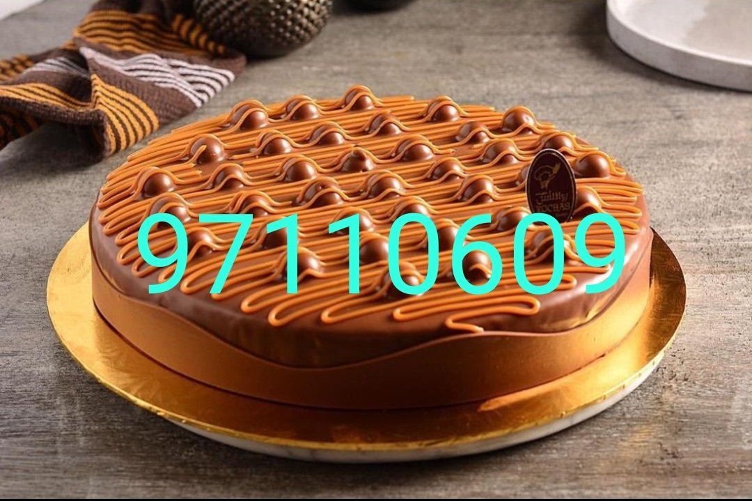 A01686717's tweet photo. لطلب على الدايركت 97110609 كامله السعدي للحلويات 😍 https://t.co/kb5plVV7tD