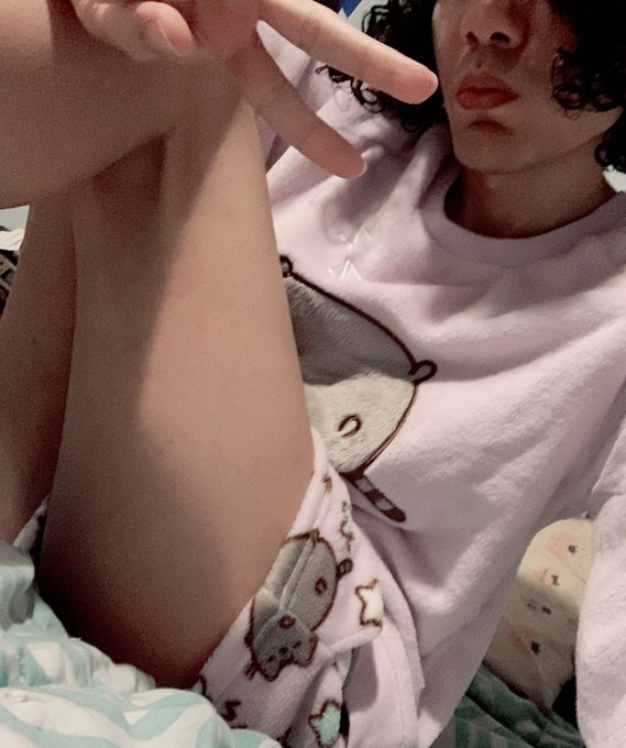 #trap #femboy am I doing this right?? 😅 https://t.co/AWCkFOQ4H7<a href="/tag/trap"class="tags">#trap</a><a href="/tag/femboy"class="tags">#femboy</a>