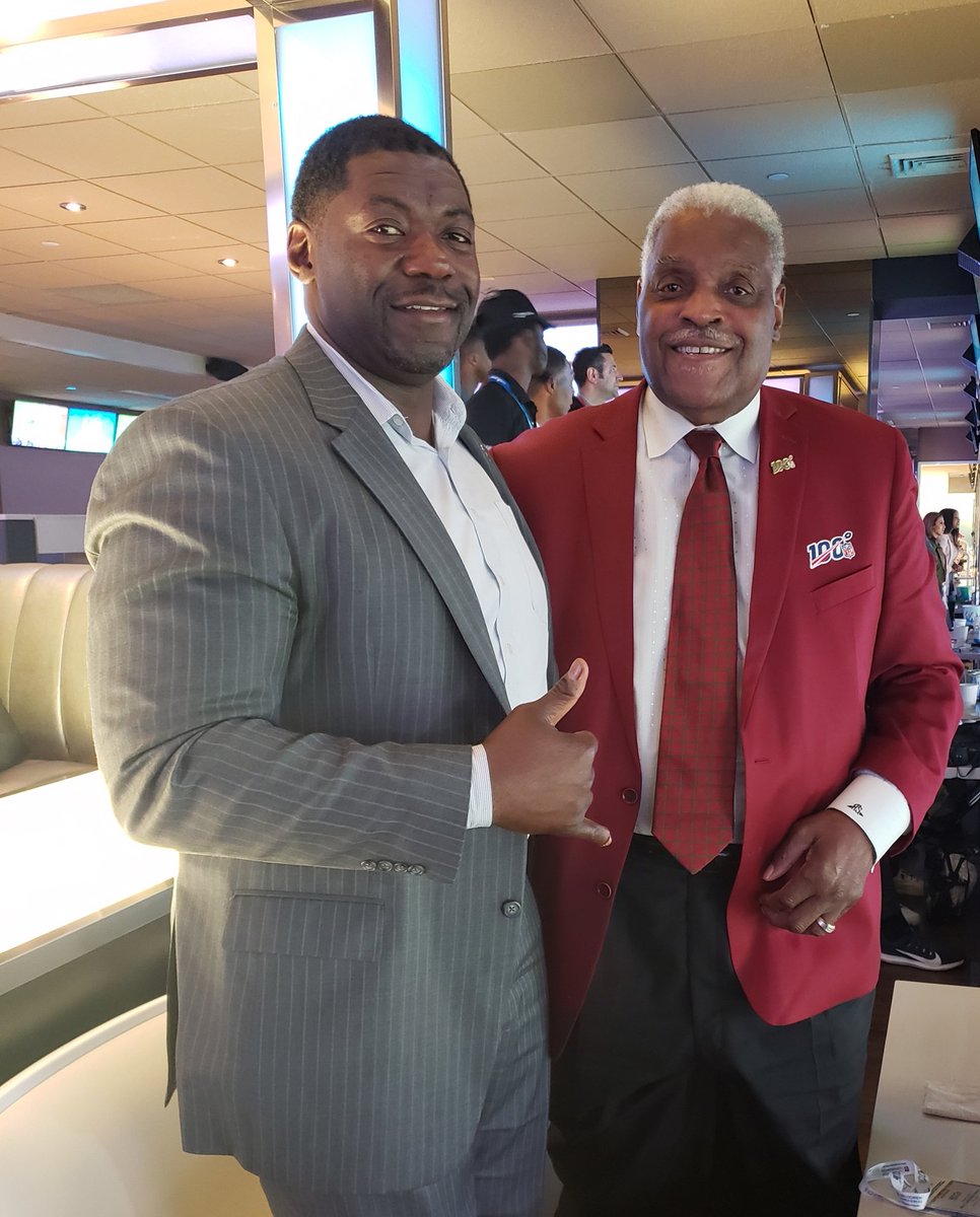 R_Oben's tweet image. In honor of #BlackHistoryMonth2020 I wanted to share this pic of one of my heroes: HOF O-linemen, 2nd ever NFL black head coach, and frat brother 🤙🏿 #ArtShell
