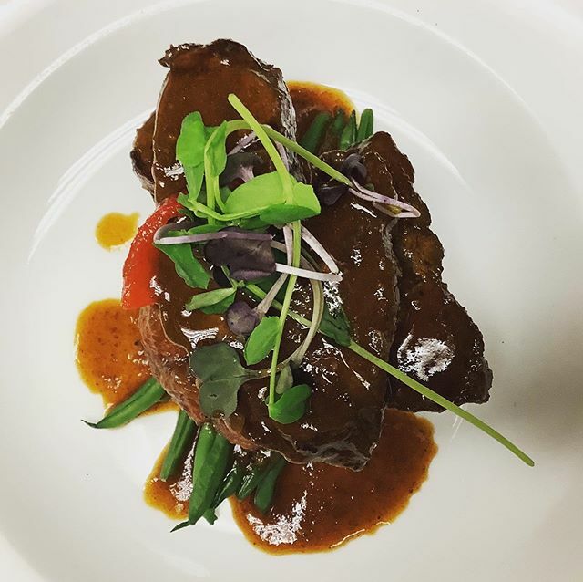 BloomRestaurant's tweet photo. Beef Cheeks and Cassava Cake #latinfood #cubanfood @liciousto https://t.co/p5TogYD9R7 https://t.co/6HHqhtWAAn