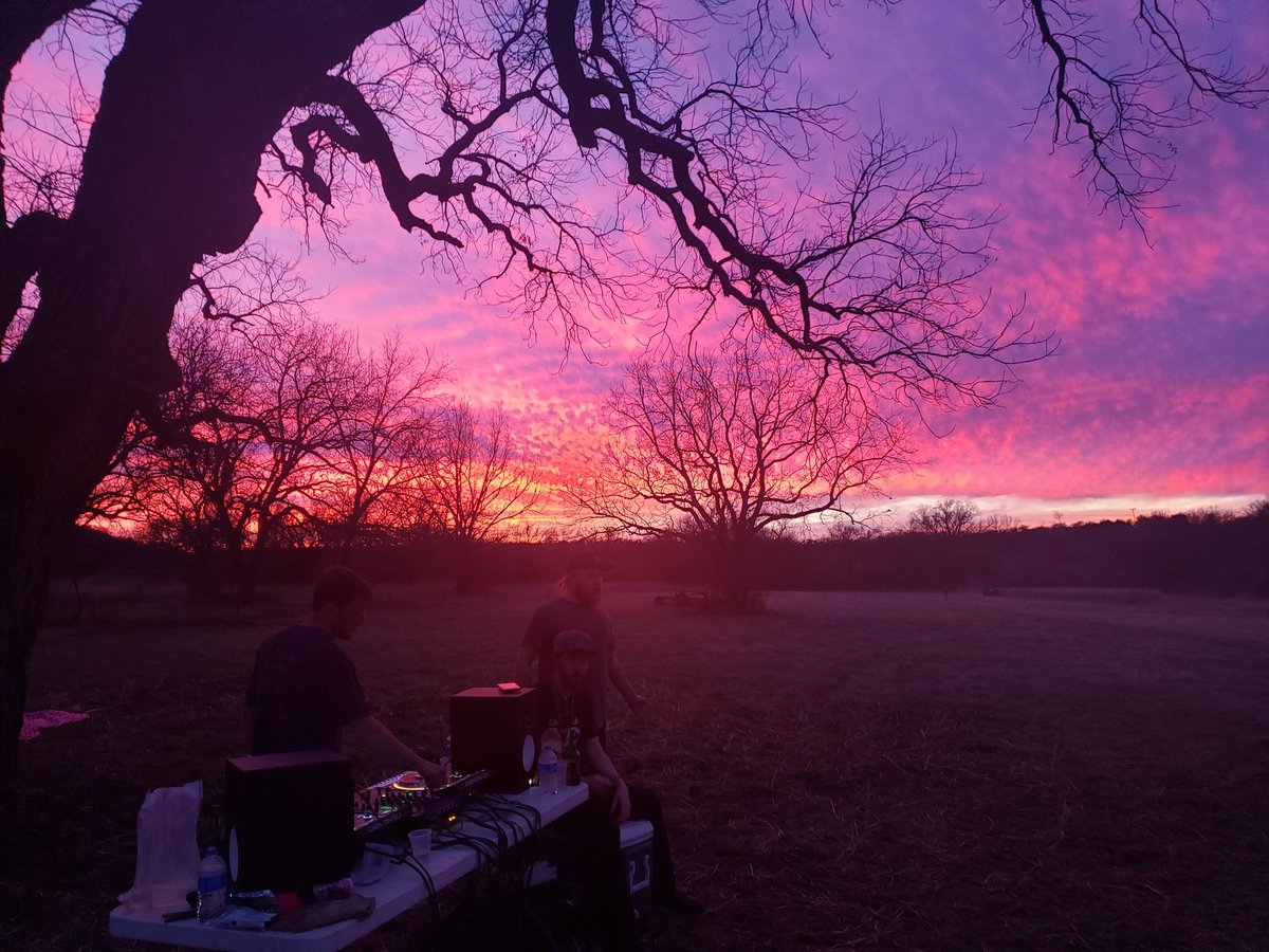 FlowFaire's tweet photo. The Flow Faire Team went out to Cool, TX today to put in some work and celebrate @djsneddy birthday β€ check out this beautiful sunset that @deanna_lee15 captured β€ we cant wait to be under the stars here next month β€ #flowfaire2020 #flowfaire #dfwravefam #vibetribe #bakedup https://t.co/smyJAcwpOW