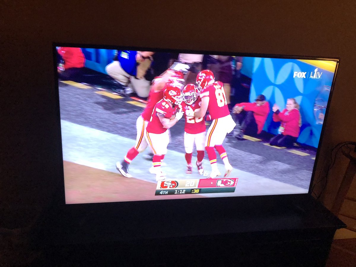 RedKelly6's tweet photo. That’s what’s happening!!!!! https://t.co/FpVCDoH2Mt