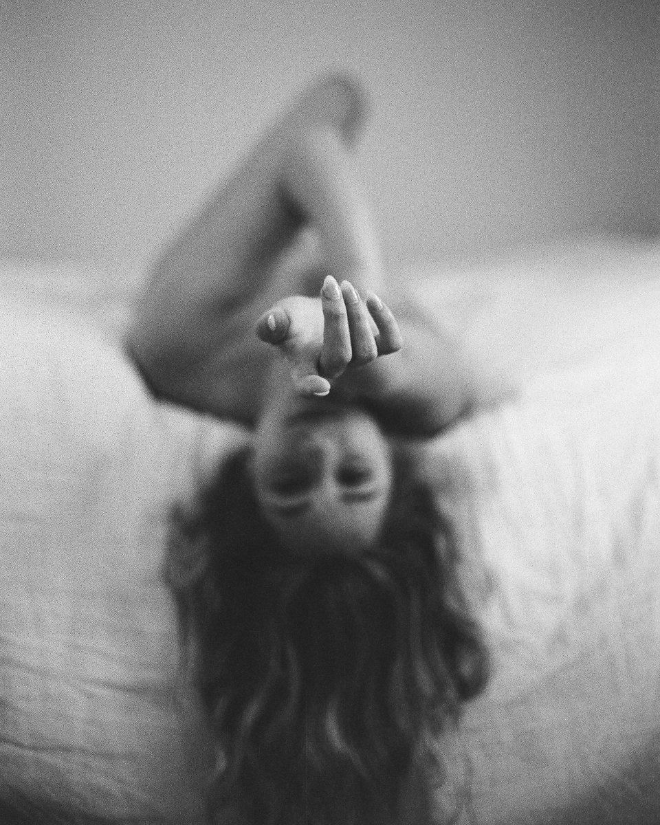 jsrphotos's tweet photo. If I was a superhero, my origin story would involve a lot of bread. Anyway, here’s a photo of @ashleyobeone 
#35mm #TriX400 #pushed2stops
@KodakProFilmBiz @Kodak https://t.co/Gk6Xr8Qyer