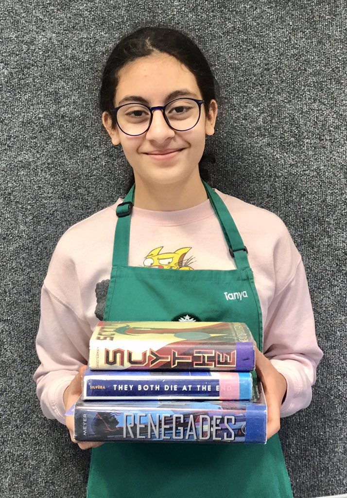 Another class period, another passionate book barista, &amp; another set of recommendations for fabulous reads @marissa_meyer <a href="/adamSilvera/">ADAM</a> <a href="/NealShusterman/">NealShusterman</a> (My students are going to flip their lids about Universal development!) #booklove #YA #inspire67
