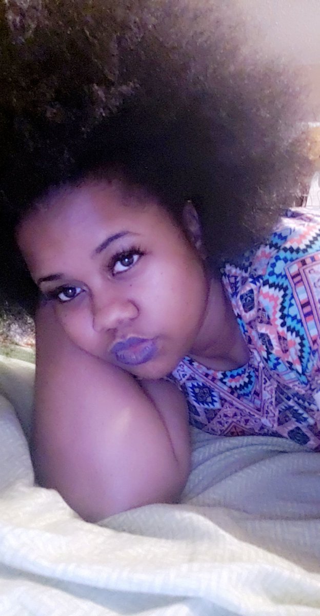 ShequanaFergus1's tweet photo. #expressyourselffreely #BlackGirlMagic #natural #AfroQueen https://t.co/Xm6BVlDUM2