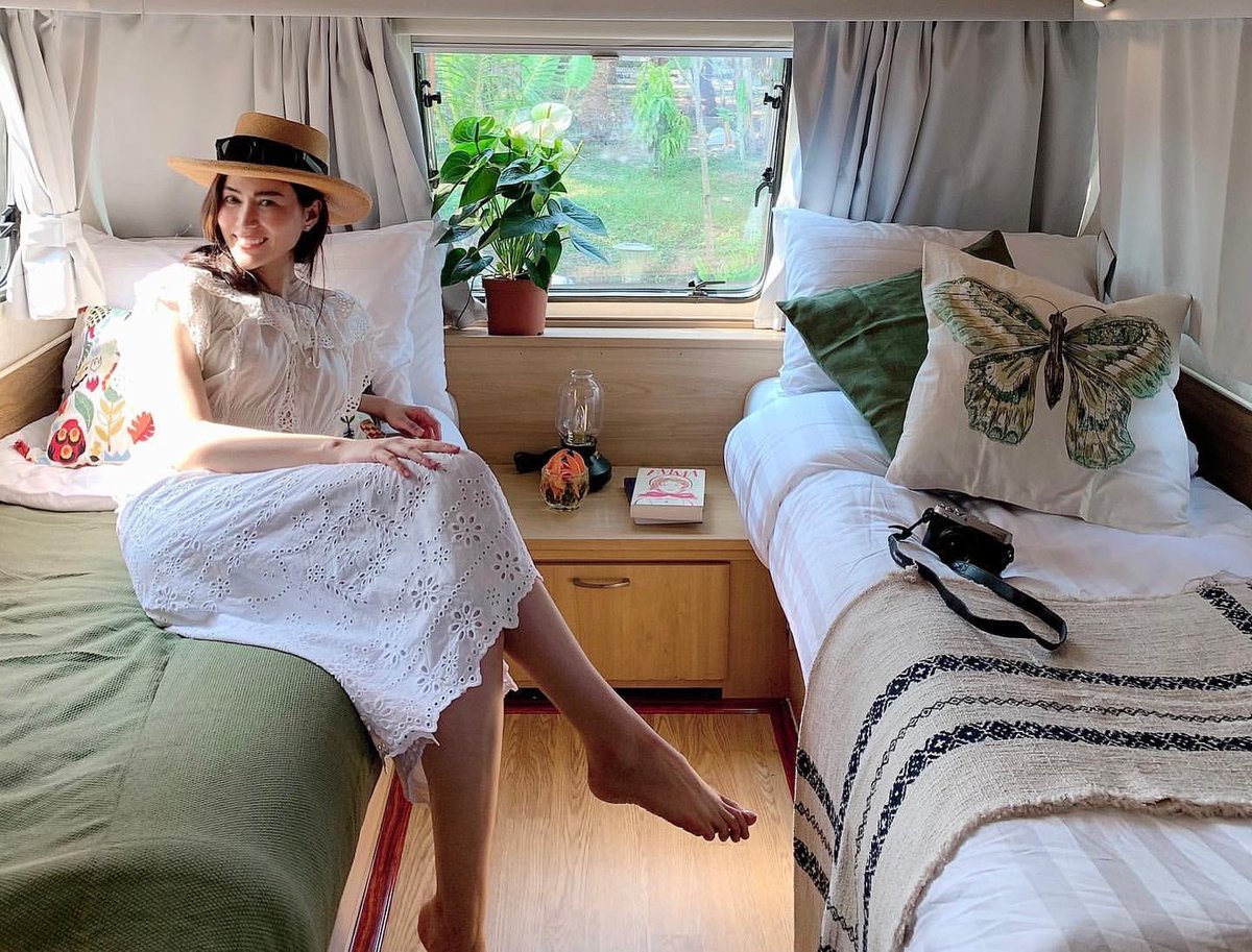 CherryKhemLuv's tweet photo. I love spending time staying in the trailer😍💗🌿🍃🌷✨ #awesome!! @theescapegarden https://t.co/qYRiPXf76y