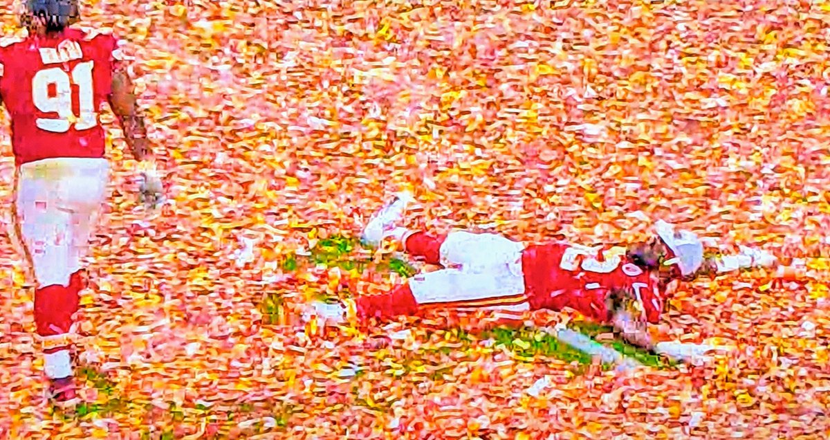 tomhatch4unc's tweet photo. Gotta love confetti angels! #confettiangels https://t.co/I7Dw1TKctp