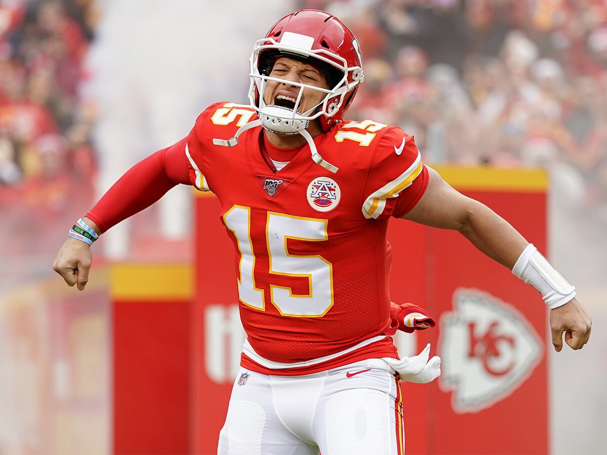 talkSPORT's tweet photo. 24 years
138 days 

Patrick Mahomes becomes the youngest player EVER to win the regular season MVP &amp; the #SuperBowl

History maker 👑 https://t.co/2TxeZeoWph