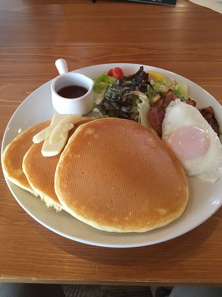 Cinq サンク 愛知県岡崎市日名中町にある パンケーキ かき氷専門店 の サンク です Cinq Am11 00 19 00 定休日 金曜日 ベーコンエッグパンケーキです 惣菜けいも ご提供しております 是非ご来店下さい