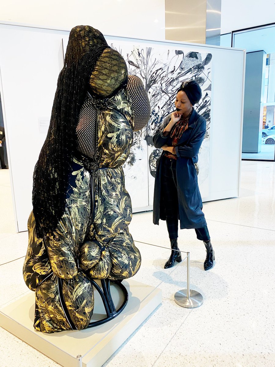 artfullyawear's tweet photo. This week, I visited the @UBSglobalart collection’s @ShiniqueSmith exhibition with the artist herself (L) and my friend @jetsetterprob (R). I loved learning about the personal histories built into Shinique’s work and her sustainability practices. #MuSeeing2020 https://t.co/ORtKvxHmiI
