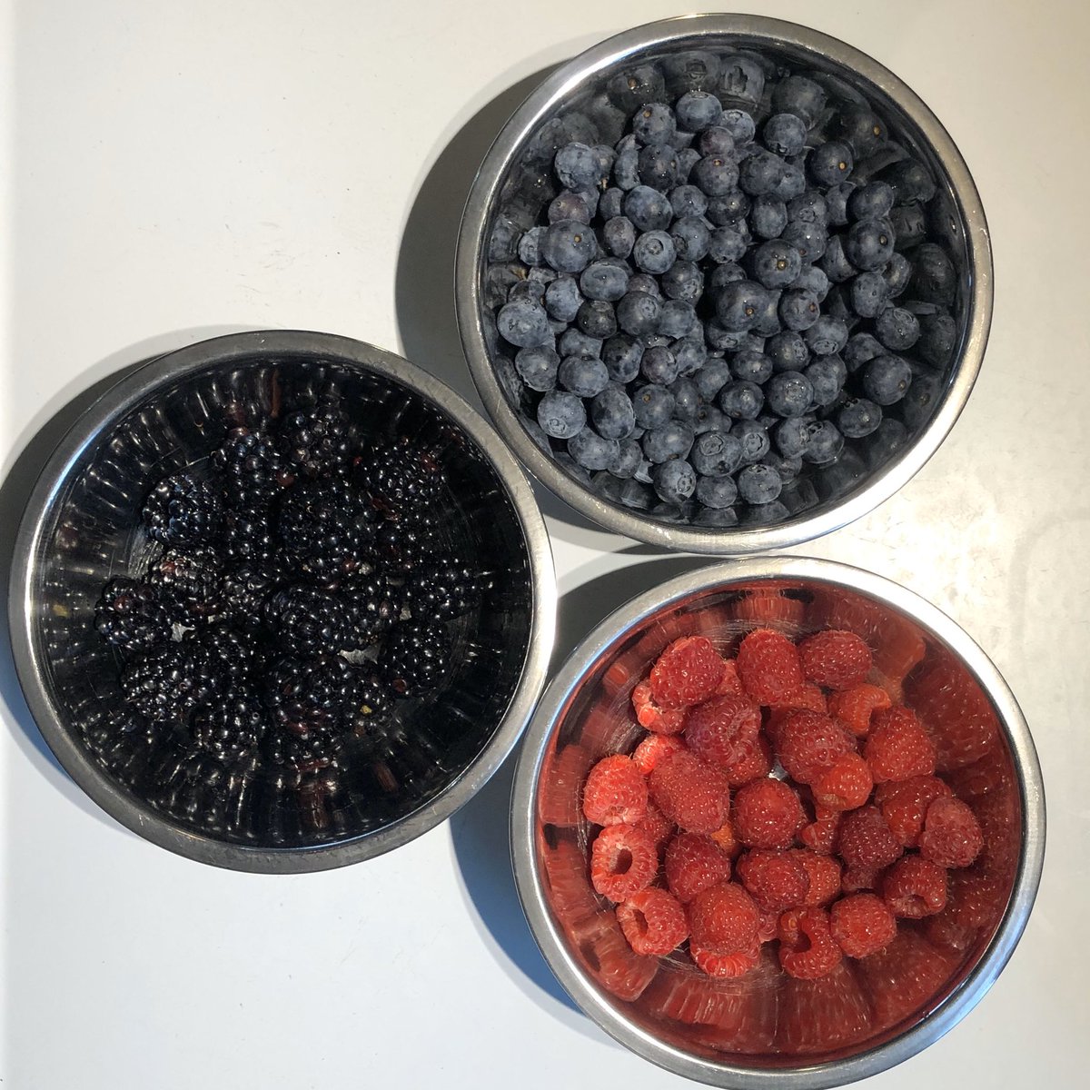 Winestains.ca tweet media