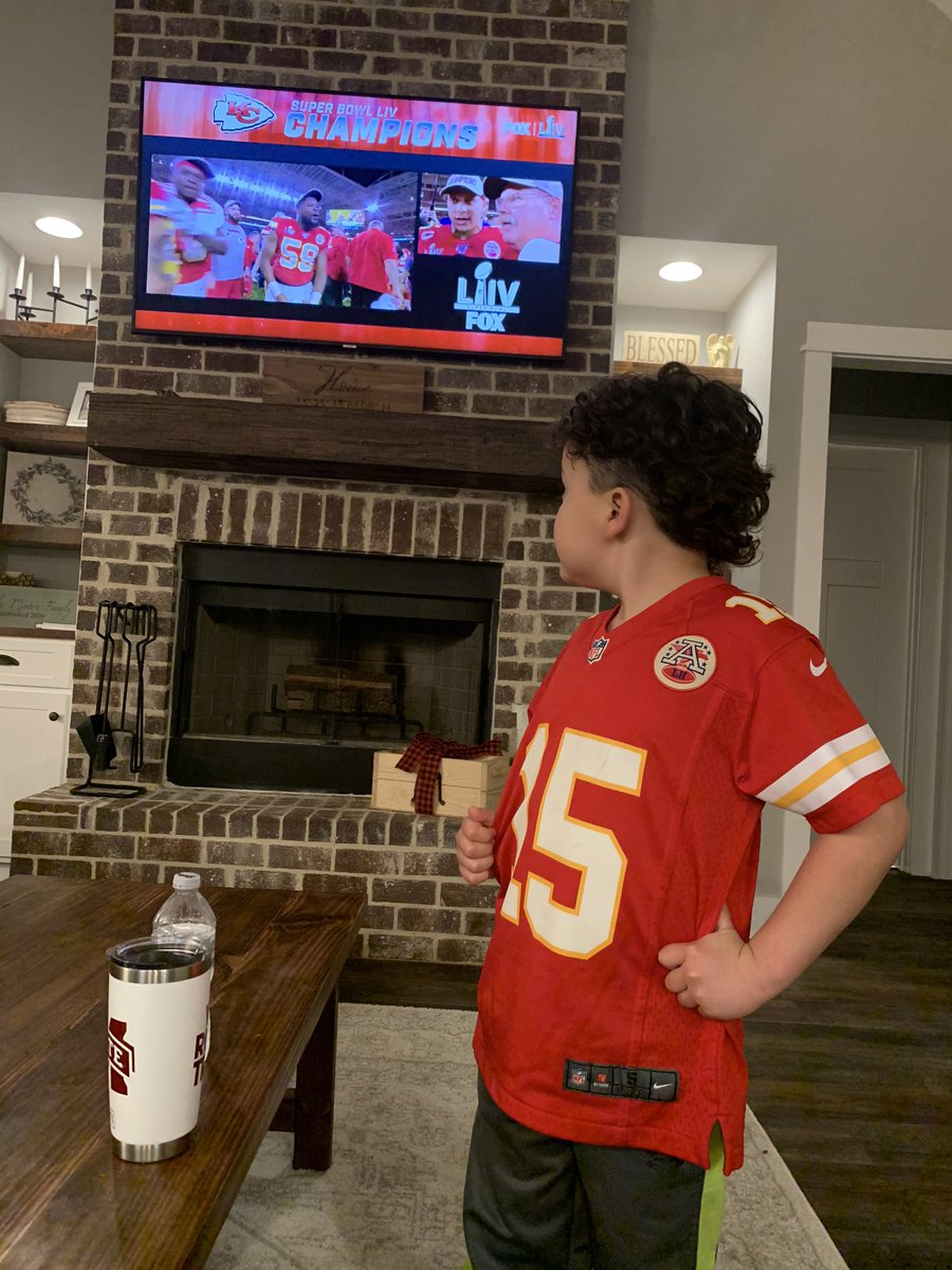 newmoonrays60's tweet photo. Somebody is super happy about tonightโs win! Thax wore his jersey ALL day...to church, to lunch, to baseball practice, and to watch the game! #mahomesfan #KCChiefs https://t.co/rGaxa9TfjH