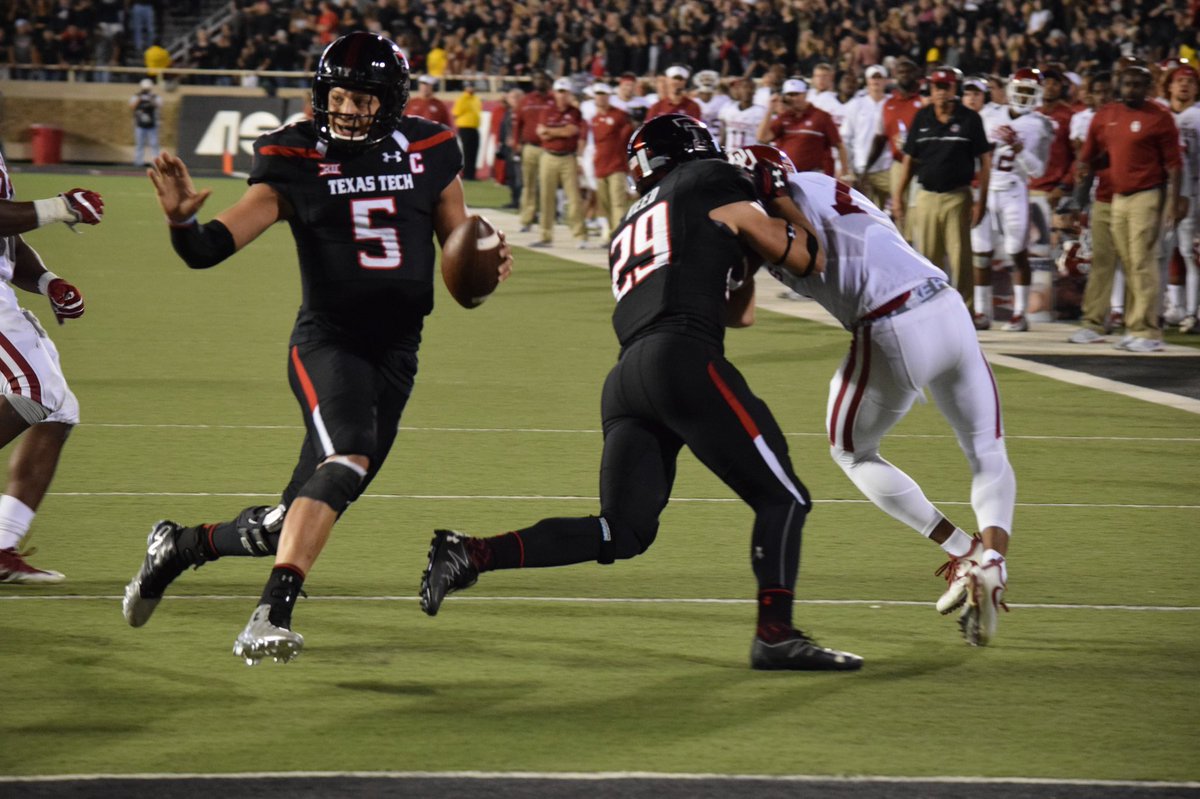 ToddRogers__'s tweet photo. So glad I got the chance to be at Texas Tech at the same time as Mahomes as well as being able to see him up close and person. A once in a lifetime experience. 

#ThatsMyMVP https://t.co/WHR8USmEJK