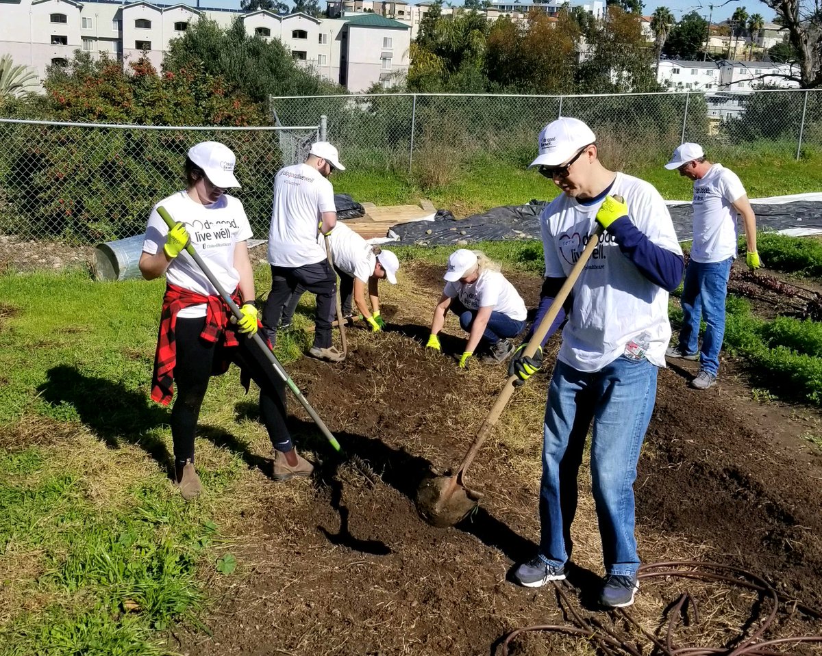 kevinkandalaft's tweet photo. Great day with a few dozen of my @UHC teammates and our friends from @YMCASanDiego and UrbanLife Farms celebrating a $50,000 grant to support the RoofTop Garden Project at the Copley-Price YMCA and making a difference in our community.  #DoGoodLiveWell https://t.co/ToV9ho72Ee