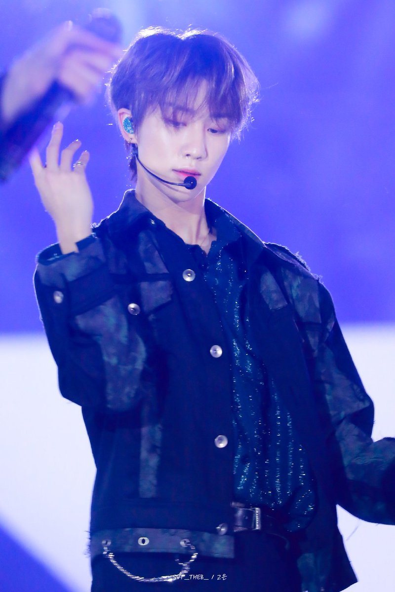_SVT_THE8_'s tweet photo. ☞191227 가요대축제_디에잇

💙💜💙💜

#Seventeen #세븐틴 #디에잇 #서명호 #명호 #쉬밍하오 #Xuminghao #THE8 #직찍 #직캠
#가요대축제 #가대축 https://t.co/JChgfzqV8r