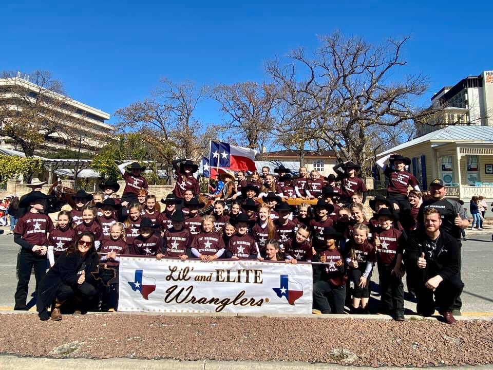 Amazing Weekend in San Antonio and we came away with the Fan Favorite award for the Heritage Parade 🤎🤠