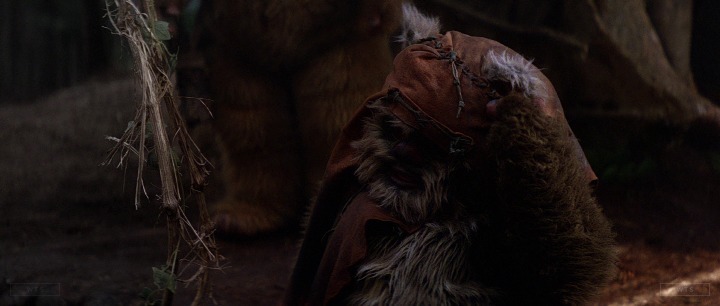 Warwick Davis is now 50 years old, happy birthday! Do you know this movie? 5 min to answer! 