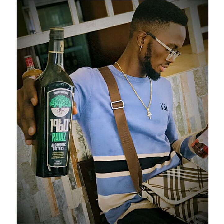 ebutexnoni1's tweet photo. I Wanna Share This Secret With You Guys... ๐
@1960rootz Is The Most Trusted Cleanser And Daily Herbal Drink.
Distilled With 35 Herbs, rootz and fruits, it's a natural Nigeria premium bitters.
End your Monday with a shot of #1960rootz! ๐บand you must surely comebackfor more! https://t.co/EpstX57ZQ9