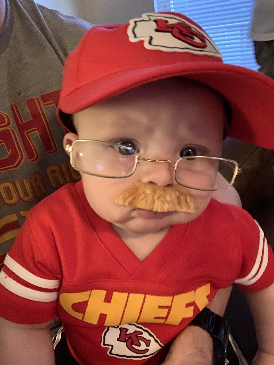 MitchCissell's tweet photo. CHIEEEEEEEFFS!!!! Cannot believe that @Chiefs are #SuperBowl Champions! Baby Reid was our good luck charm! https://t.co/WeYqsX4xZx