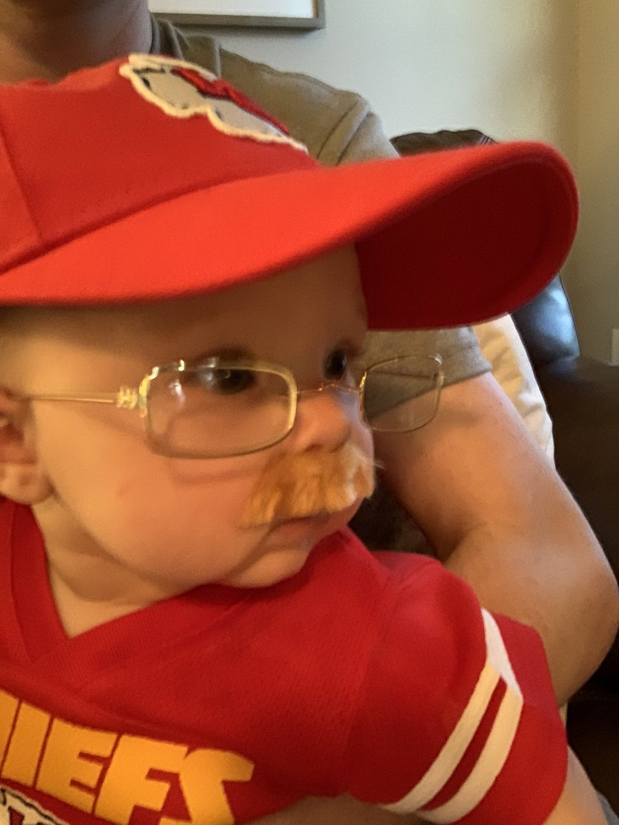 MitchCissell's tweet photo. CHIEEEEEEEFFS!!!! Cannot believe that @Chiefs are #SuperBowl Champions! Baby Reid was our good luck charm! https://t.co/WeYqsX4xZx