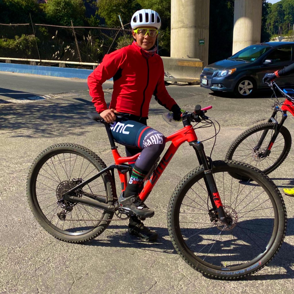 Soniabiker's tweet photo. Hoy fue un gran día de entrenamiento, se lo deberé a este día capicúa? 🤔Después de casi dos años de una terrible caída que sufrí, con mi nueva #BMC Agonist, logré realizar varios saltos que ya no me había atrevido a hacer. Gracias Farmacia París por  permitirme vivir mi pasión. https://t.co/154SK47iJU