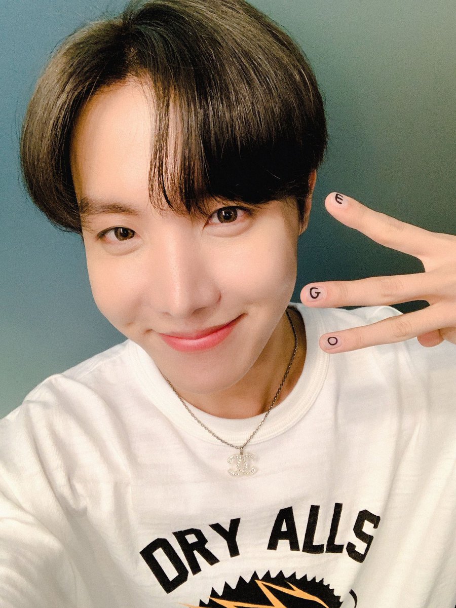 ♡{33/366}♡ → #HOSEOK Today Outro: Ego was released! I’m so proud of you hobi   @BTS_twt