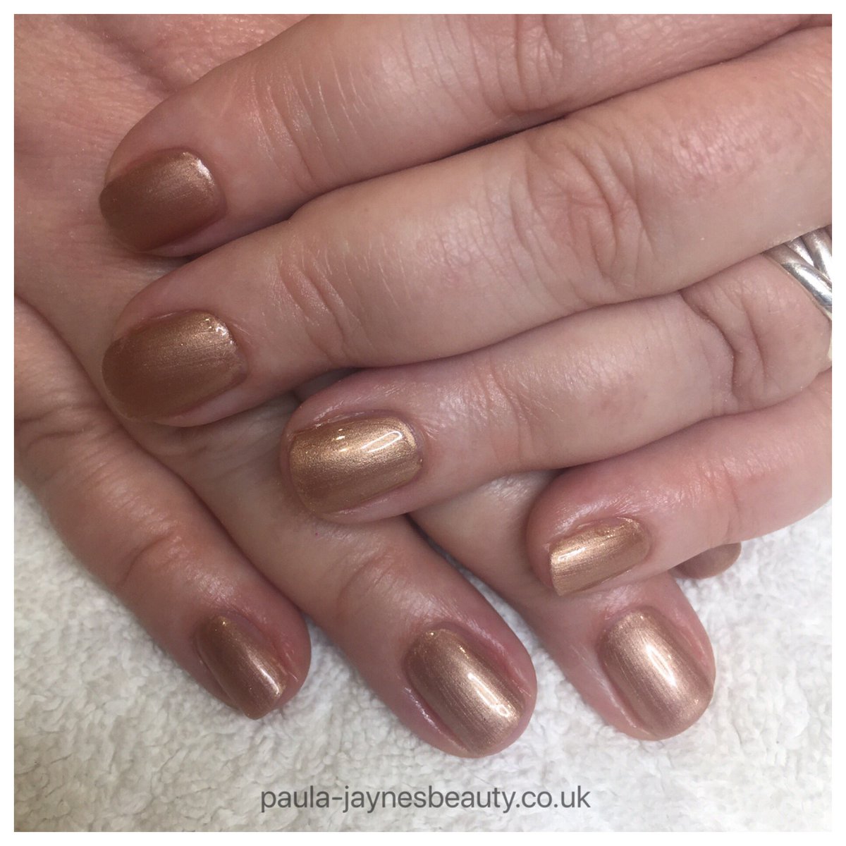 PJBeauty1's tweet photo. Shellac mani for lovely Elaine 
CND colour Iced Cappuccino 

#shellac #cnd #pjbeauty

New clients receive 15% OFF first treatment 

Gift Vouchers and Loyalty Cards are available 

To book please contact me via fb or Tel/Txt 07846 504675

https://t.co/0J04dVyHBN https://t.co/7RfbnglPnU