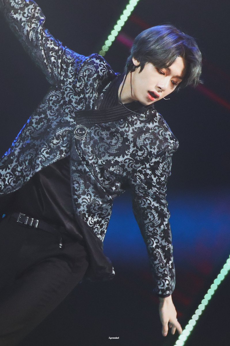 O5penmind's tweet photo. 달이 거짓말처럼 태양에 겹친 날.
#MONSTA_X #HYUNGWON 
#몬스타엑스 #형원 https://t.co/sM1SvByr2y