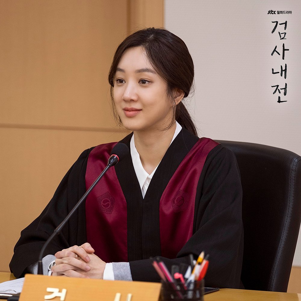 Finally tonight, we get to see Lee Sun Woong and Cha Myung Joo in the Prosecutor Robe! #DiaryOfAProsecutor #WarOfProsecutors #검사내전 #LeeSunKyun #LeeSunGyun #이선균 #JungRyeoWon #정려원...