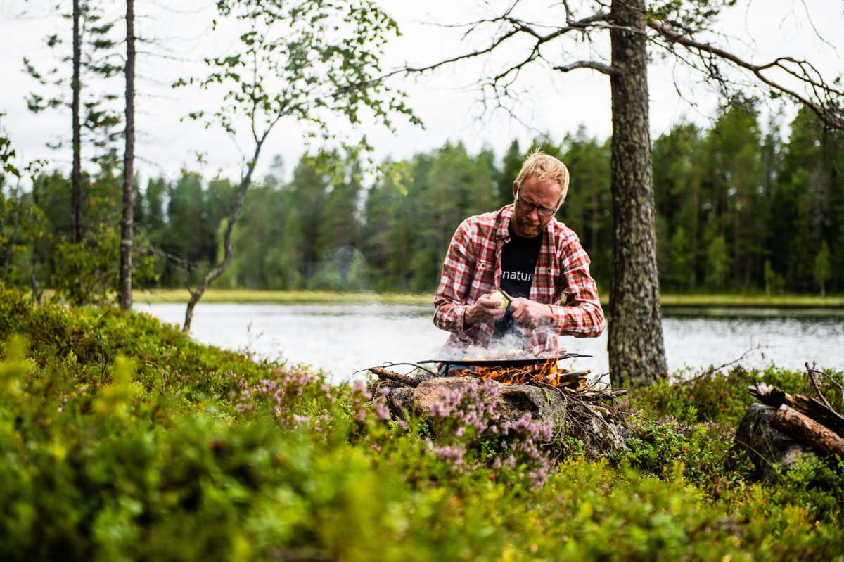 Be hosted by some genuinely wonderful human beings when you travel to <a href="/SwedishLapland/">Swedish Lapland</a> with <a href="/DTW_Holidays/">Discover the World</a>, future you will thank you… @VisitSwedenUK email-discover-the-world.co.uk/t/2Z5U-ZSWH-DC… Photo:Ted Logart/imagebank.sweden.se