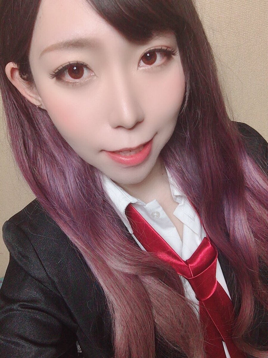 瀬戸 A 26 27 原一哉の夢女子になるにはと試行錯誤した結果 ギャル もうギャルの概念わからないけど髪色派手で似てればギャルになるのでは って思ったのがこれだったんだけど 私は女子高生をやってもいいのだろうか 遠い目